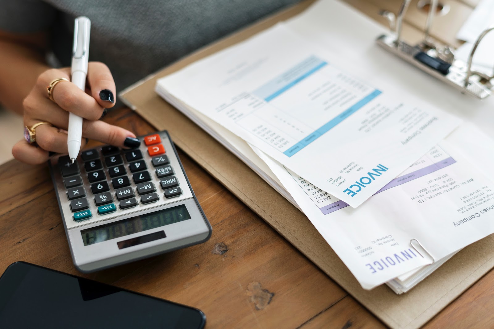 Bookkeeping Services: How to Find the Right Bookkeeper for Your Business in 2021